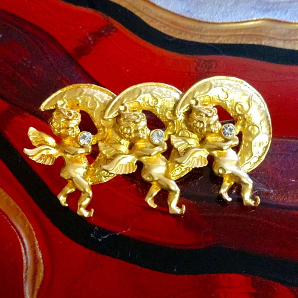 VINTAGE Victorian Cherub Broach